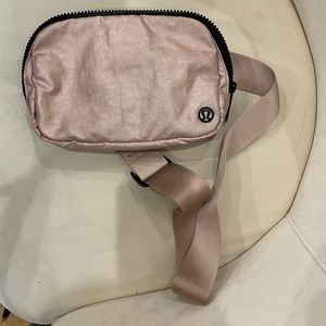 Lululemon belt bag dusty rose color gently used